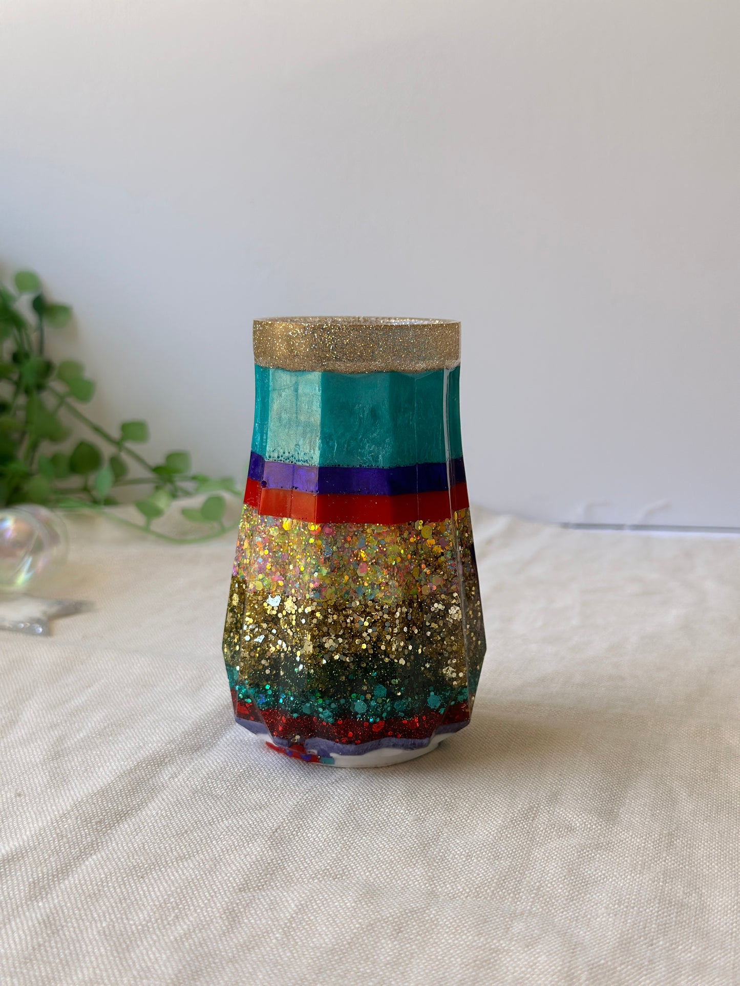 RESIN VASE - Festive glitter mix