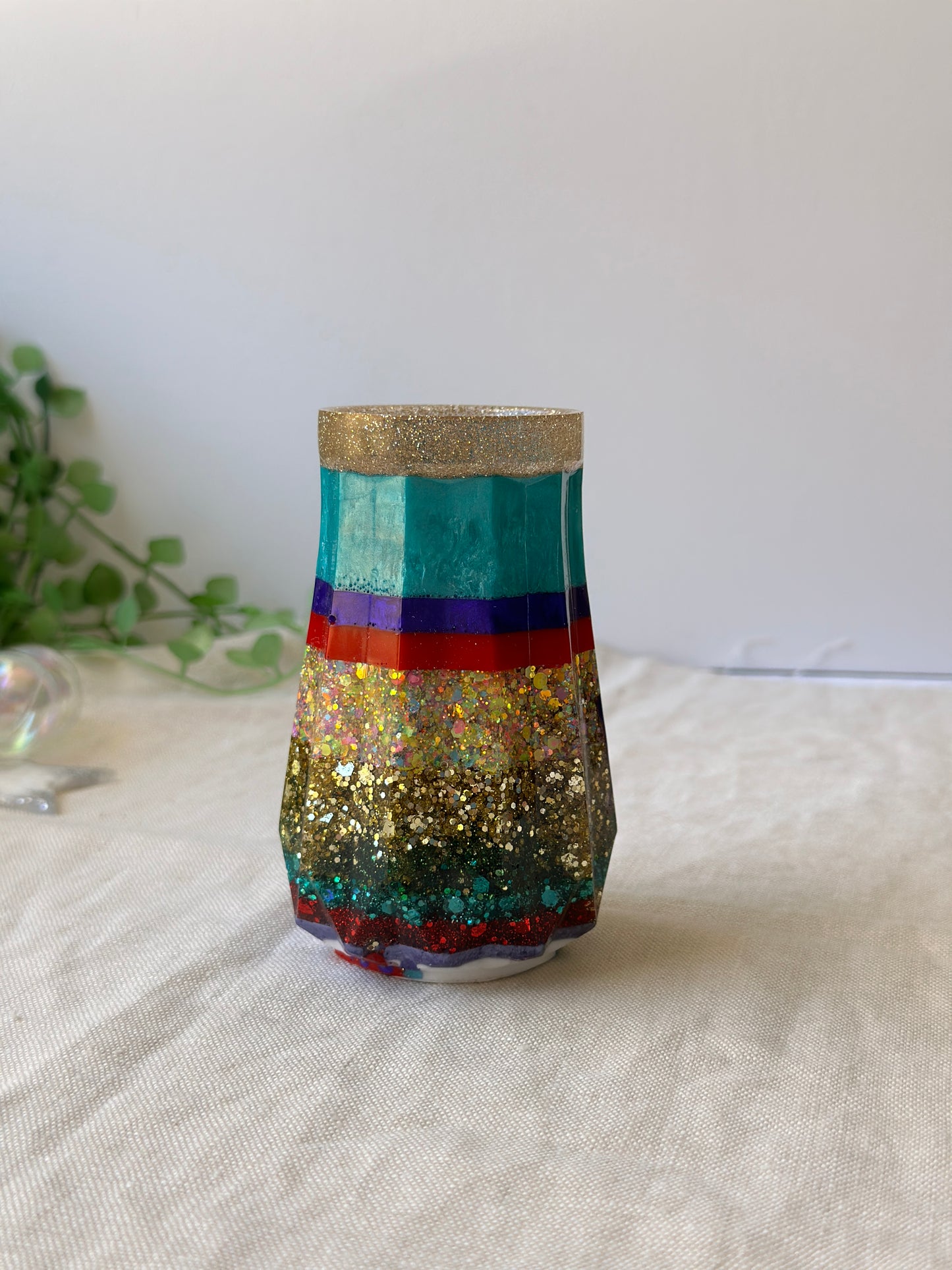 RESIN VASE - Festive glitter mix