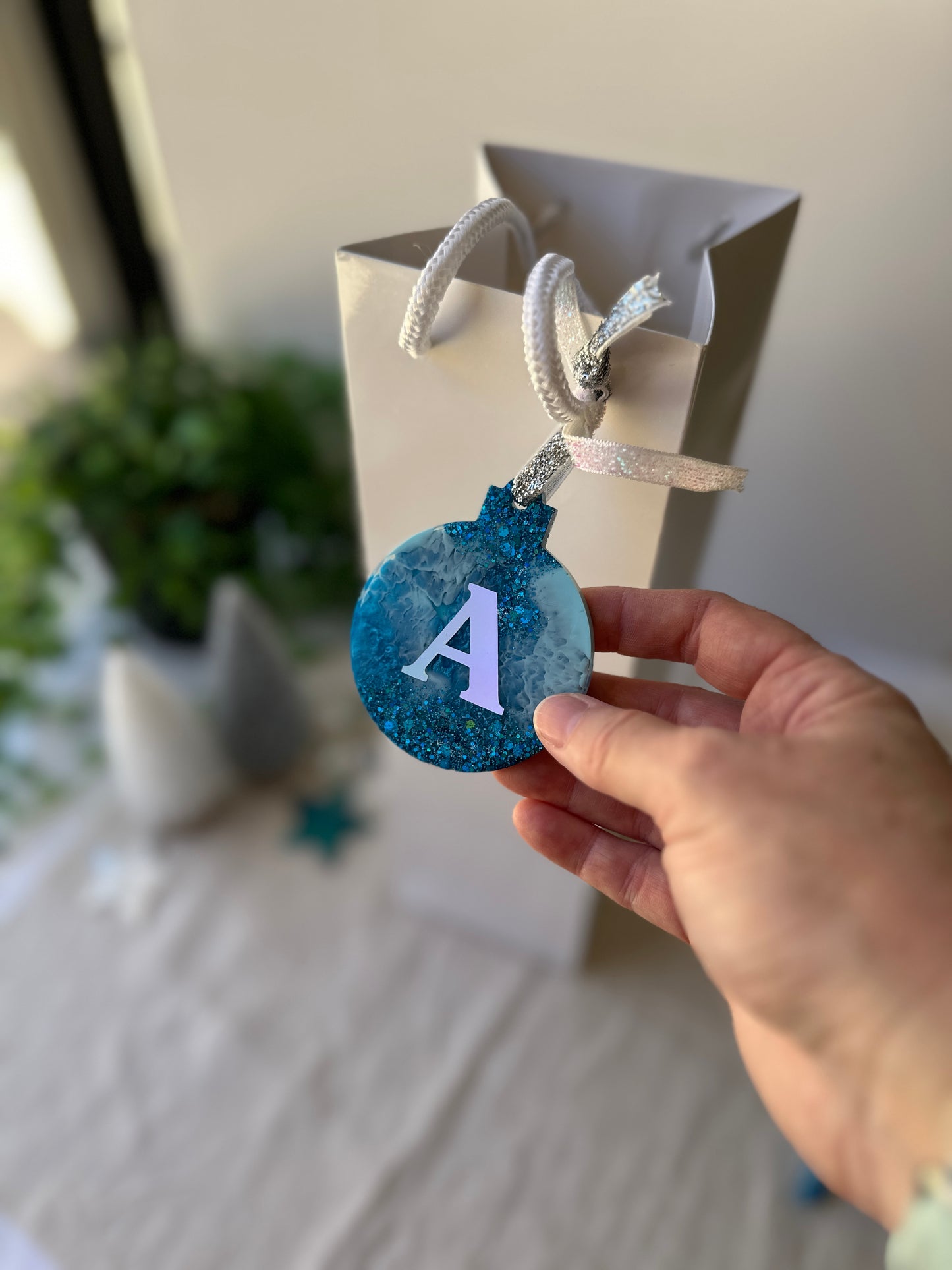 CHRISTMAS BAUBLE DECORATION - traditional