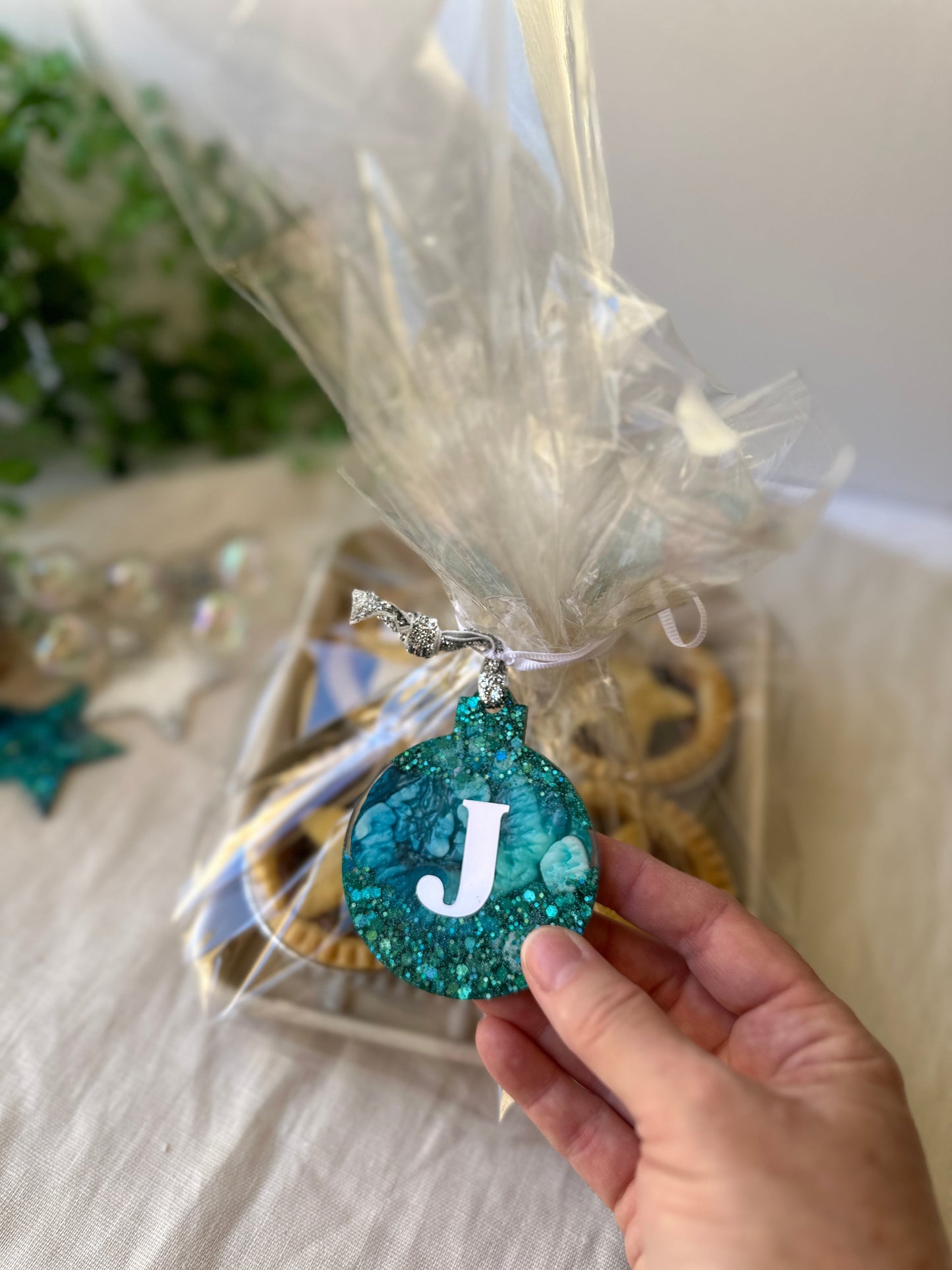 CHRISTMAS BAUBLE DECORATION - silver