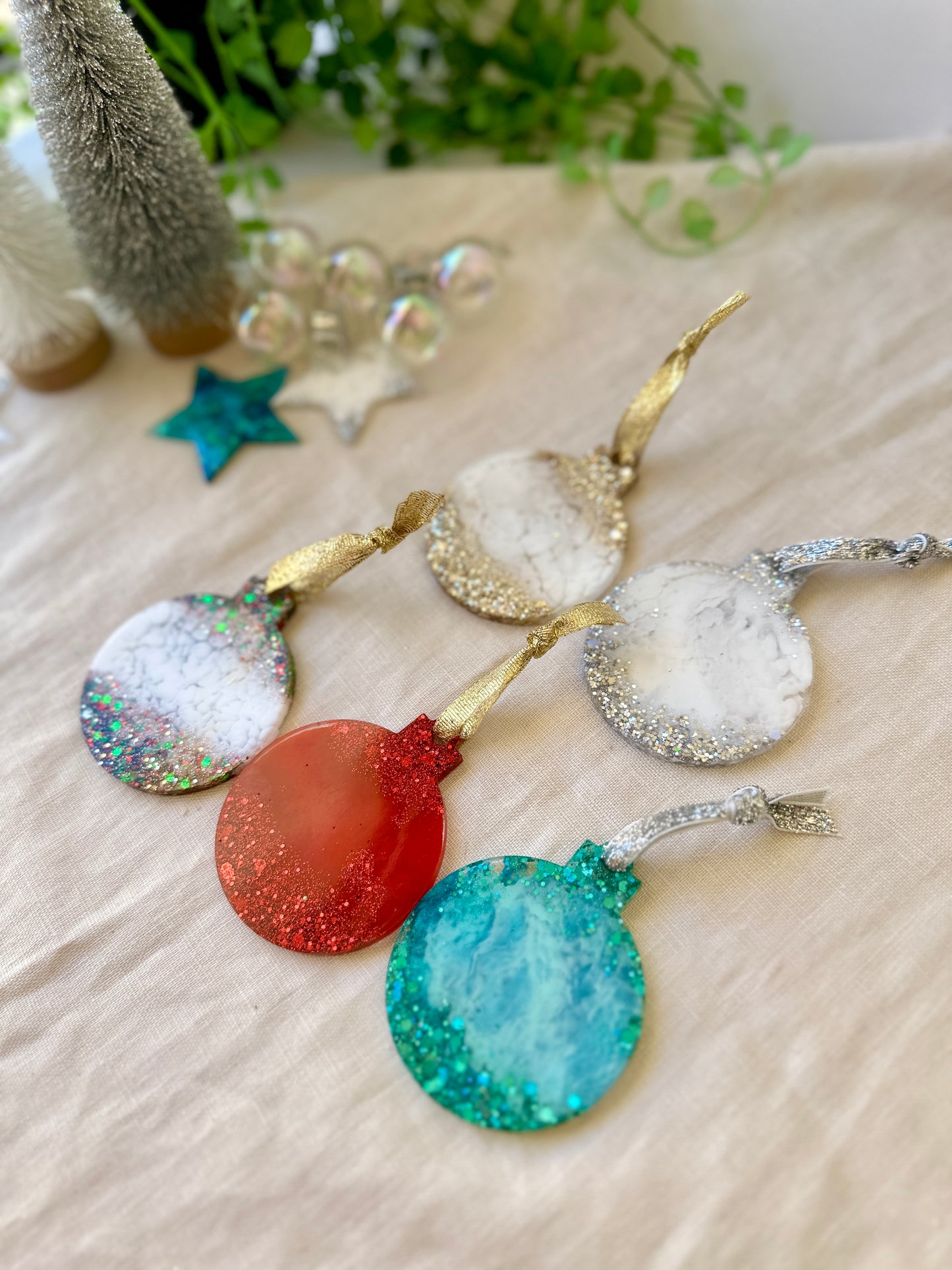 CHRISTMAS BAUBLE DECORATION - aqua