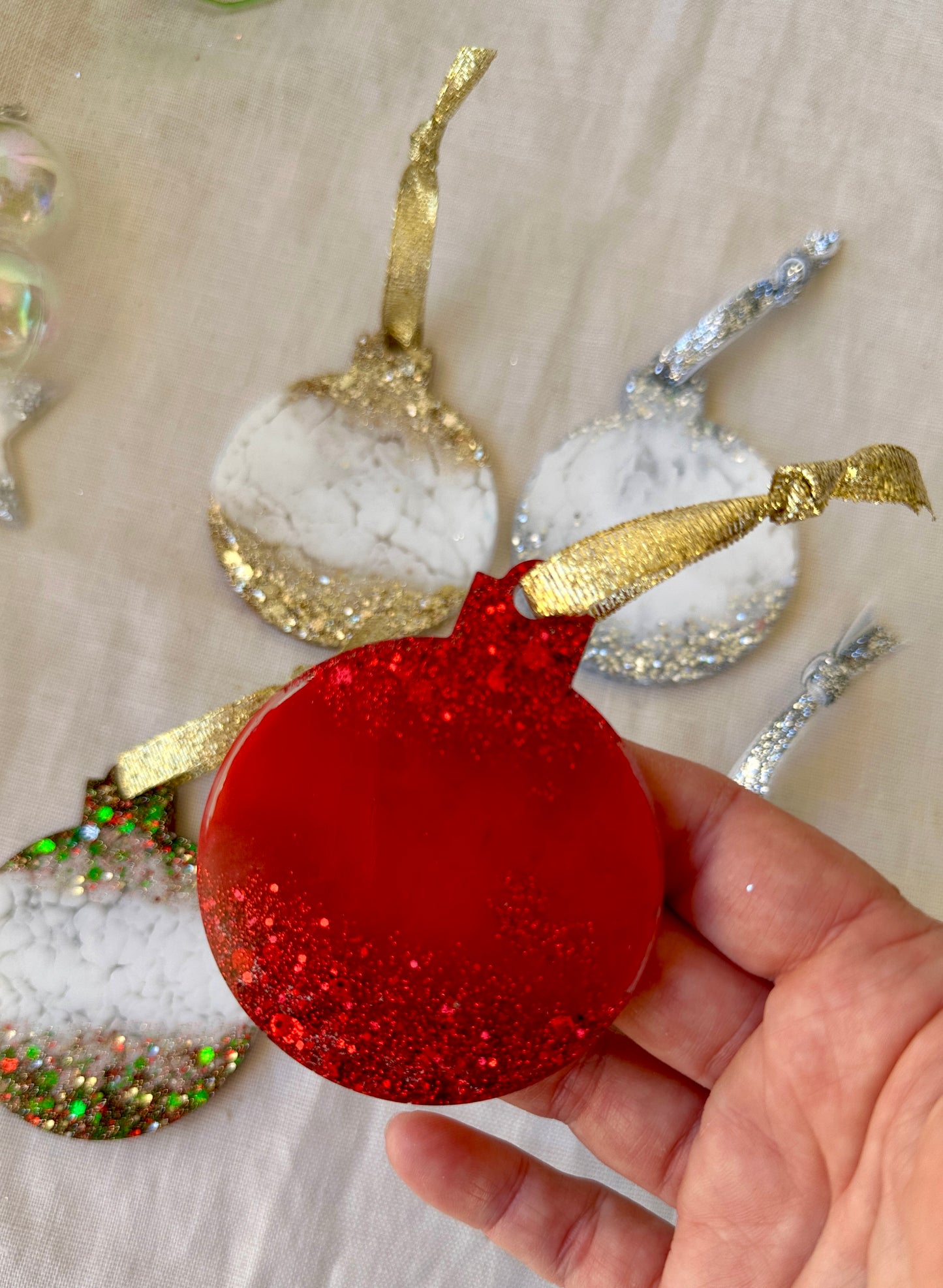 CHRISTMAS BAUBLE DECORATION - red