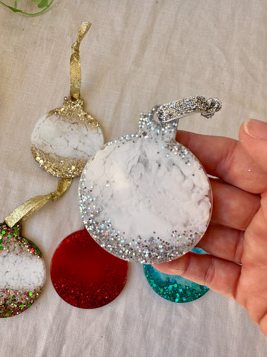 CHRISTMAS BAUBLE DECORATION - silver