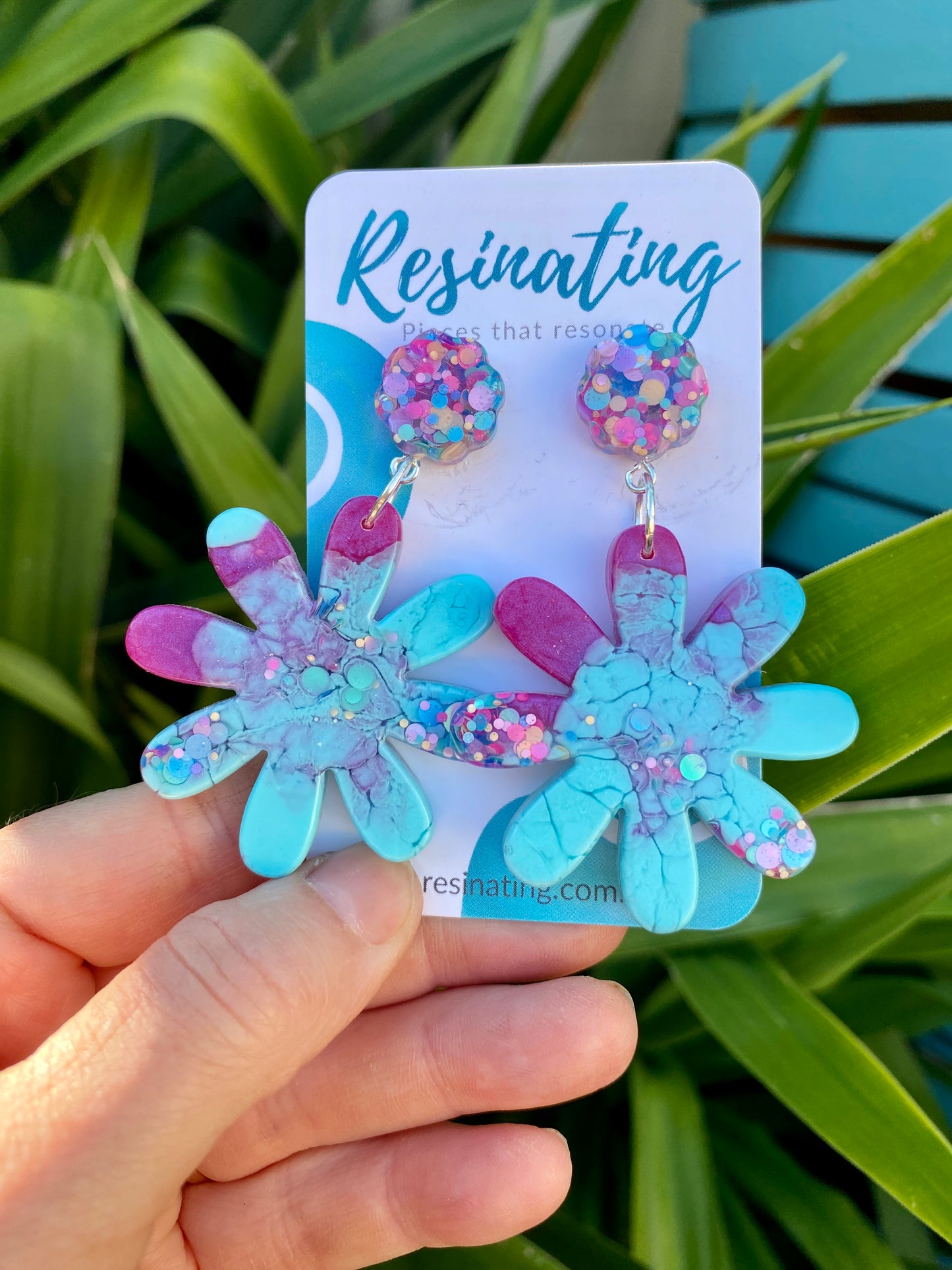 HAPPY DAISIES - daisy earrings - blue and purple