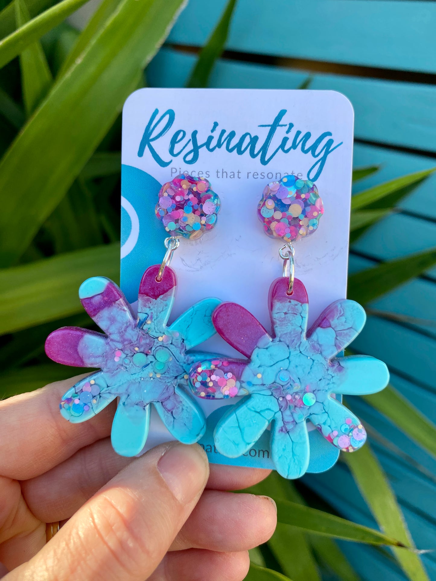 HAPPY DAISIES - daisy earrings - blue and purple