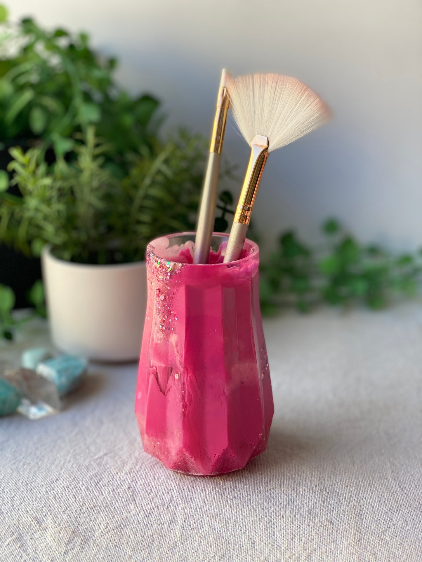 RESIN VASE - hot pink
